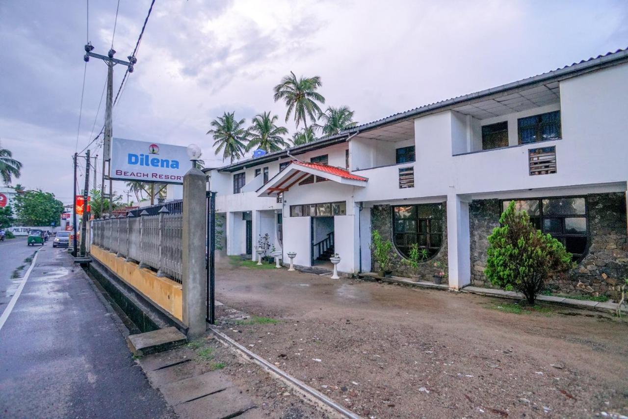 Oyo 384 Dilena Beach Resort Unawatuna Esterno foto